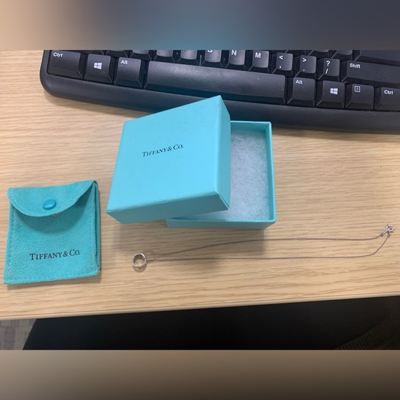 Tiffany & Co Atlas pendant and necklace - Picture 7 of 8